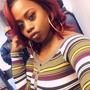 Meet your Posher, Monay